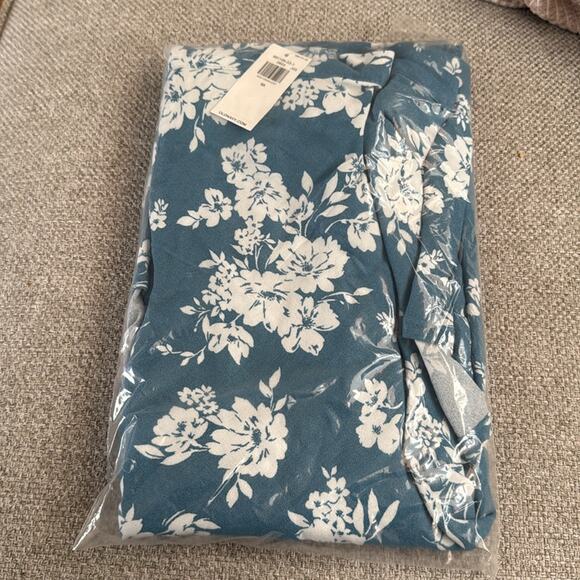 Old Navy Bold Floral Crepe A-Line Midi Skirt - Picture 9 of 11